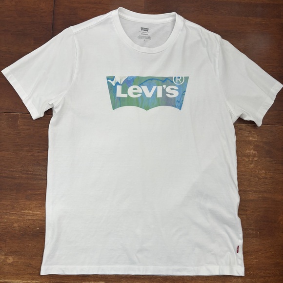 Levi’s Graphic Tee - Picture 1 of 7